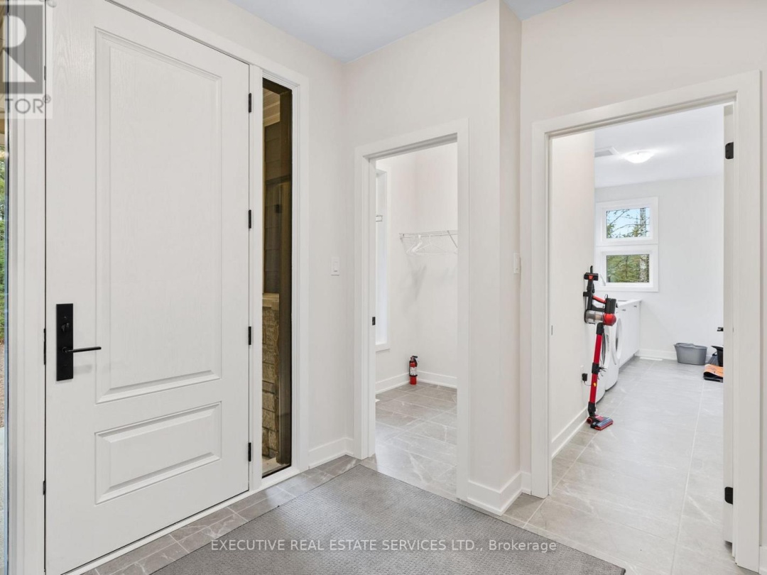 1049 GREENSVIEW DRIVE, Lake of Bays (Franklin)