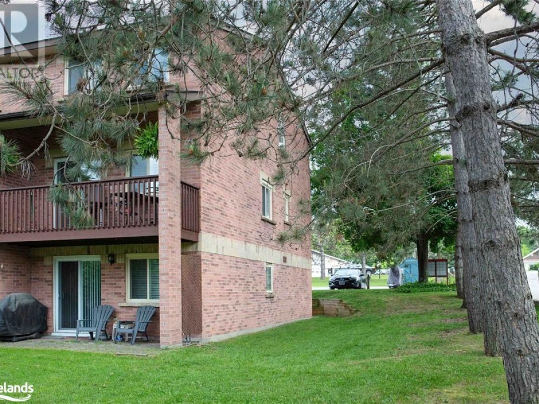 142 Ecclestone Drive Unit# 9, Bracebridge