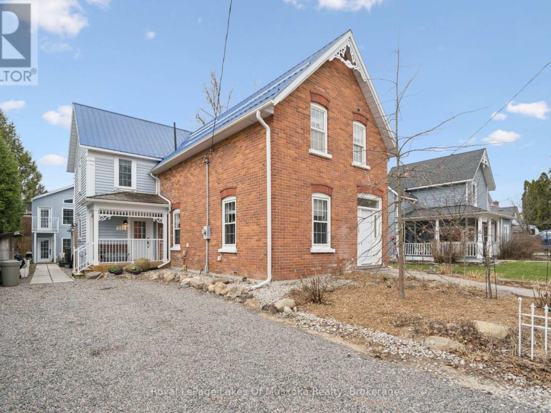 212 JAMES STREET, Bracebridge (Macaulay)