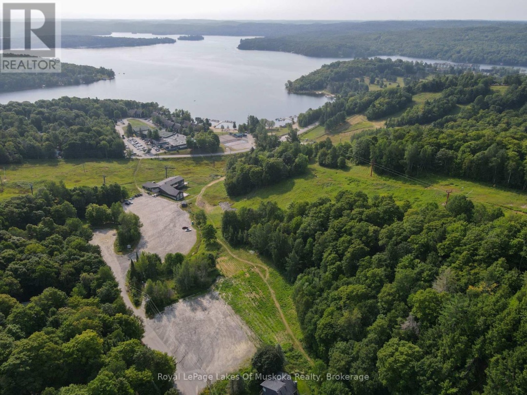 8 - 1561 HIDDEN VALLEY ROAD, 