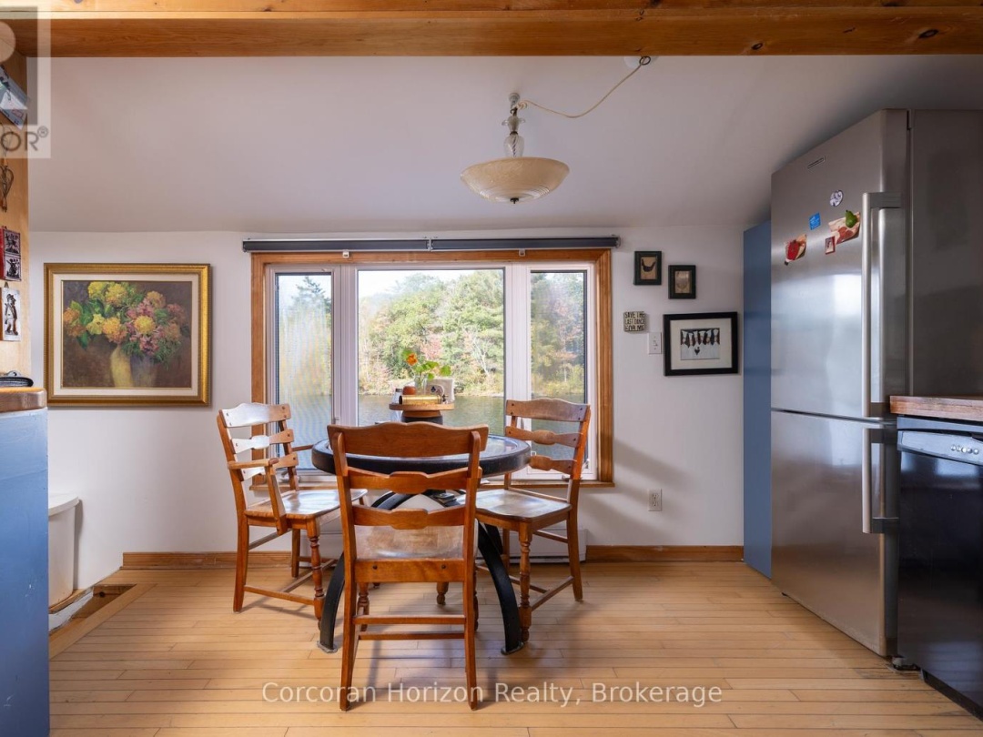 566 HUNGRY BAY ROAD W, Six Mile Lake