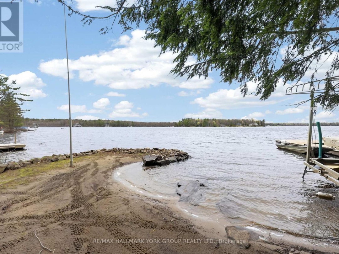 45 ISLAND 2ML ISLAND, Morrison Lake