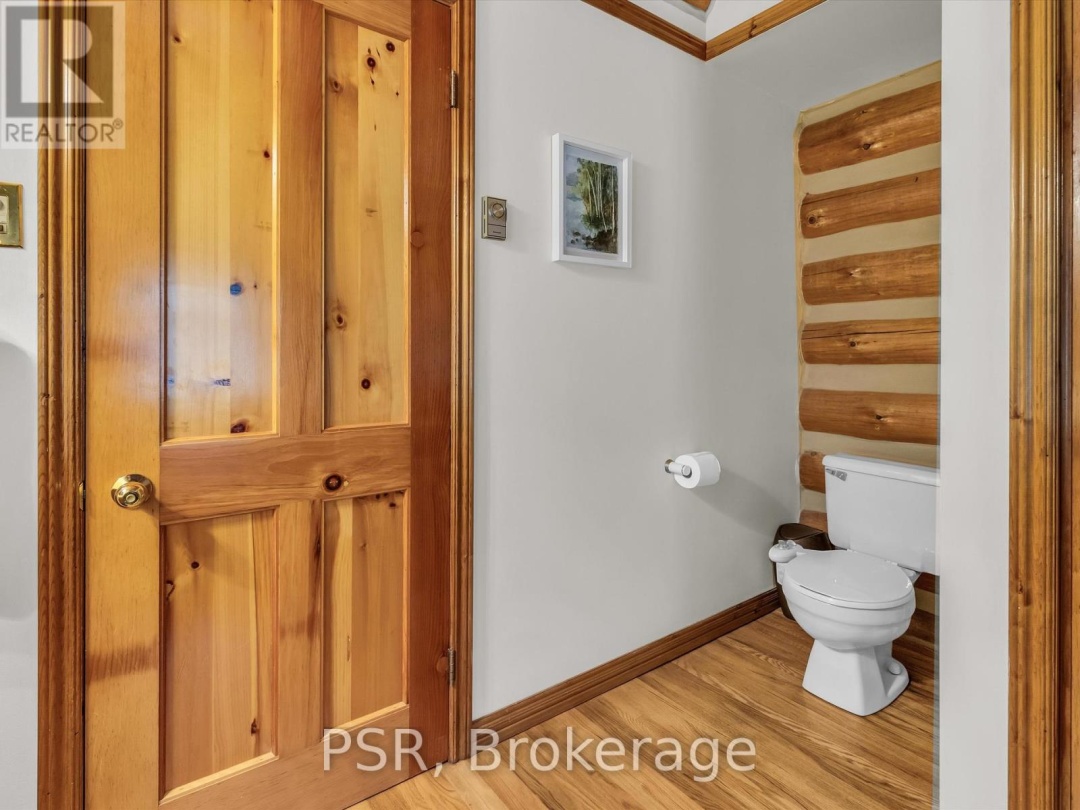 1040 AMELIA CRESCENT, 