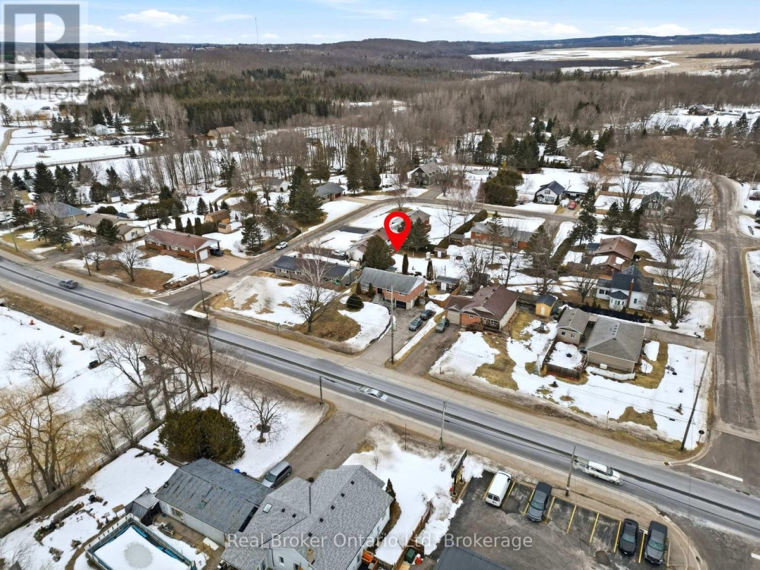 8271 93 HIGHWAY, Tiny (Wyebridge)