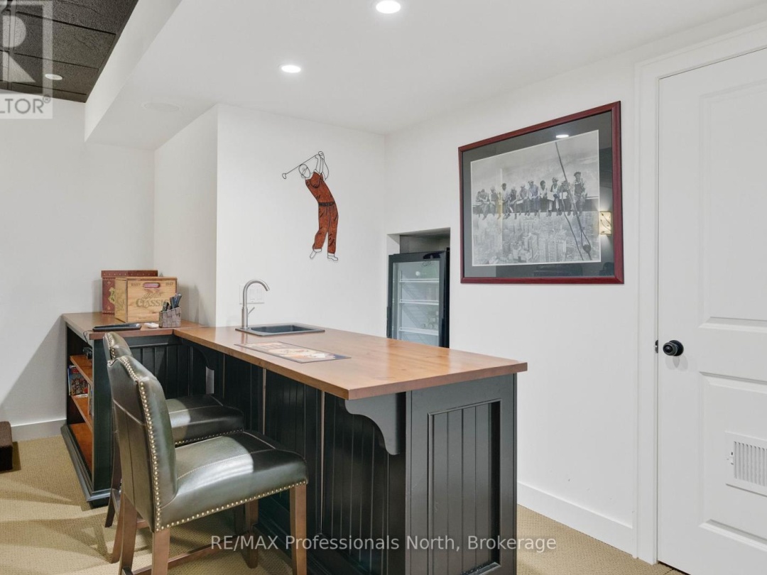 1656 MUSKOKA BEACH ROAD, Bracebridge (Muskoka (N))