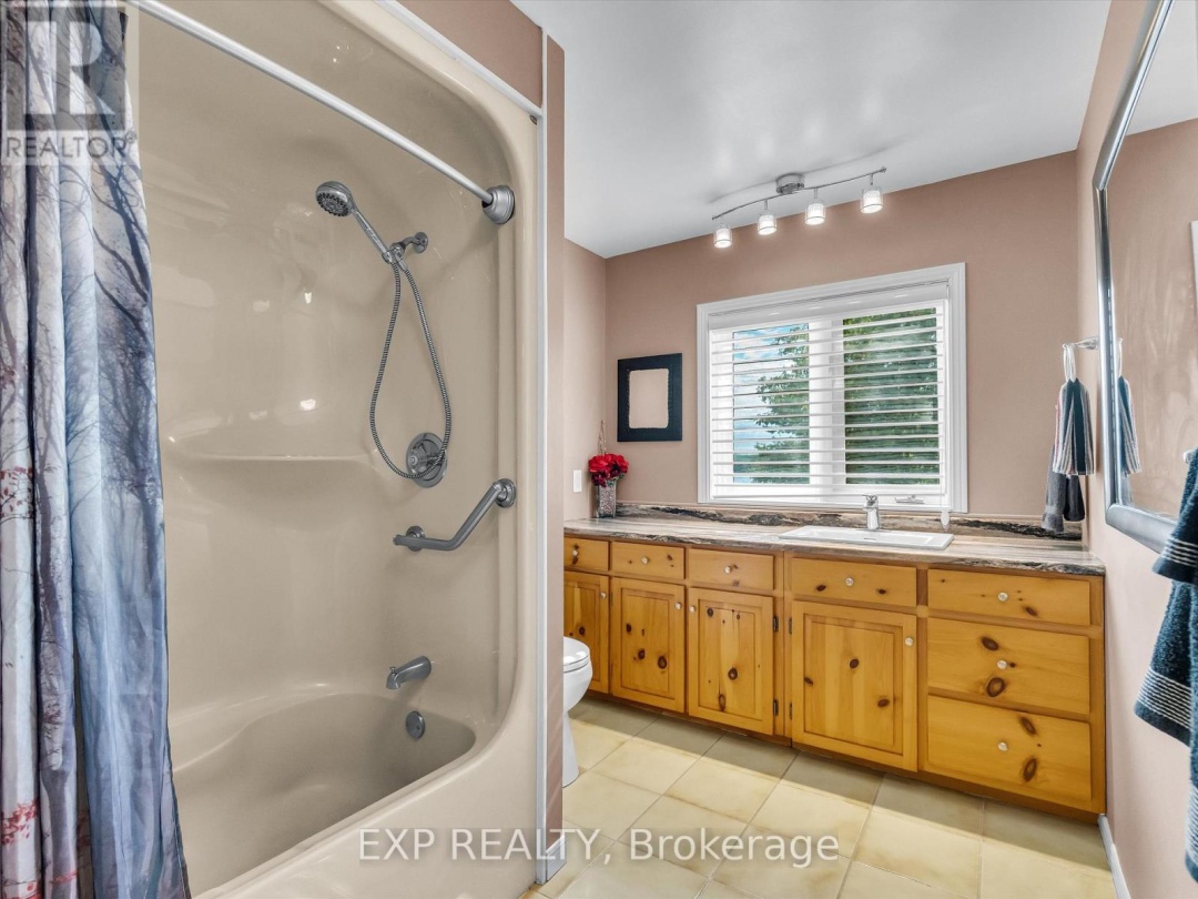 91 TOLPTS ROAD, Blackstone Lake