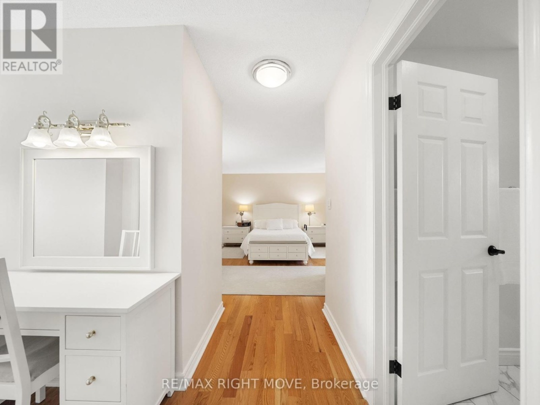1998 VOYAGEUR CIRCLE, Severn