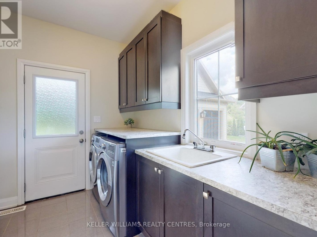 34 GEORGIAN GRANDE DRIVE, 