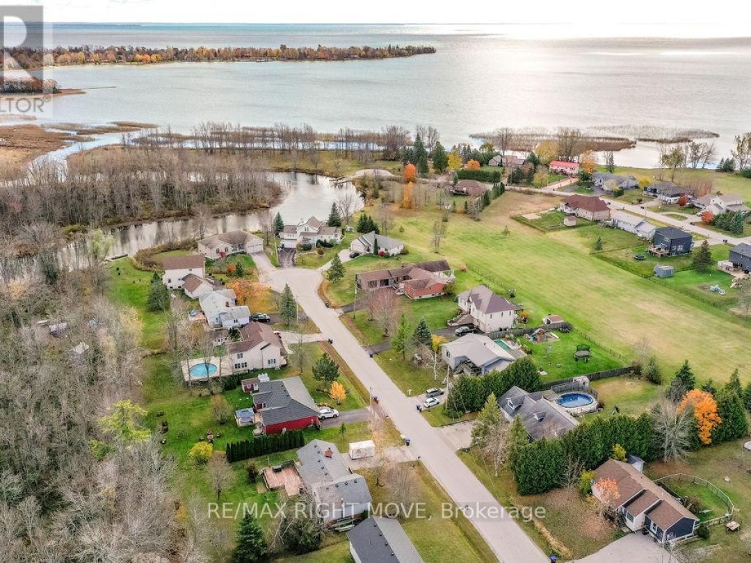 3811 LEO CRESCENT, Barnstable Bay