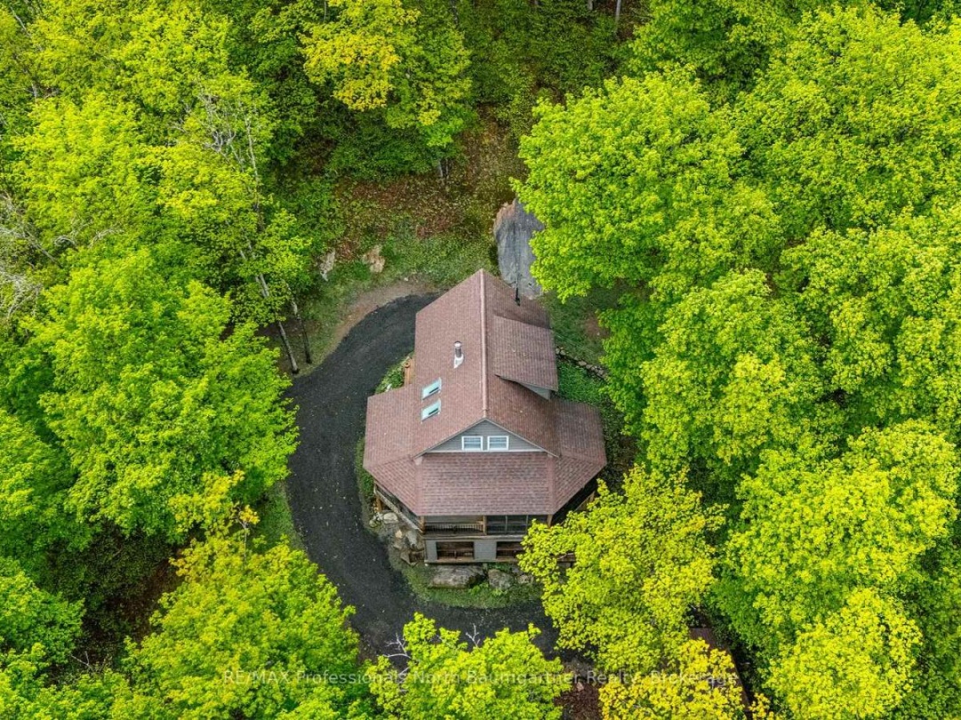 1105 Long Lake Road, Dysart et al (Dysart)