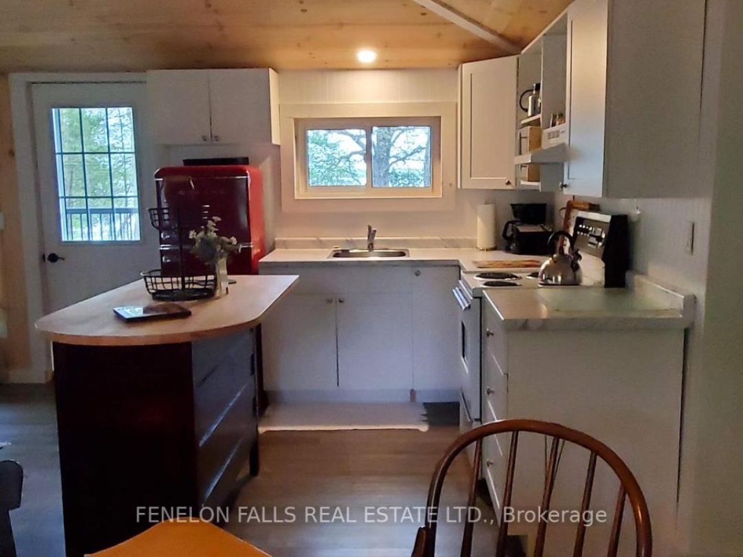 168 LAKEBREEZE ROAD, Cameron Lake