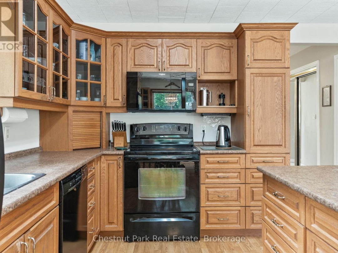 1054 GREEN LAKE ROAD, Gull River