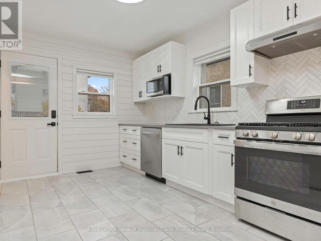 57 CASCADE STREET, Parry Sound