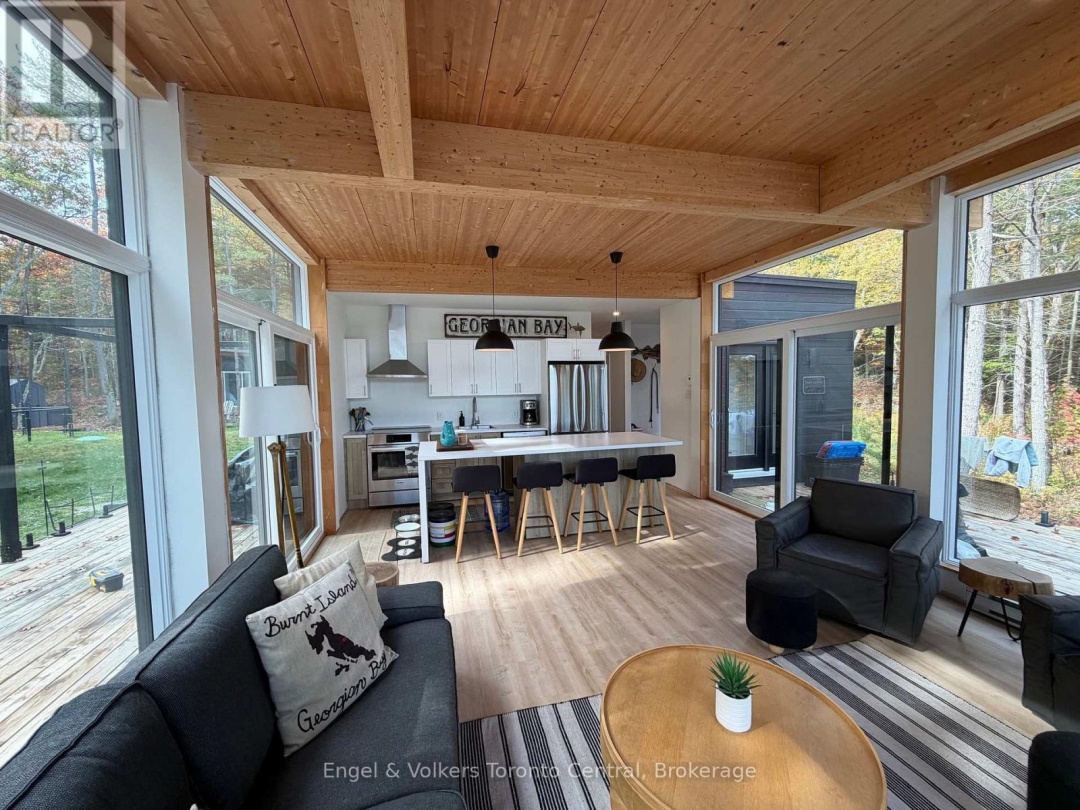 736 2190 ISLAND, Georgian Bay