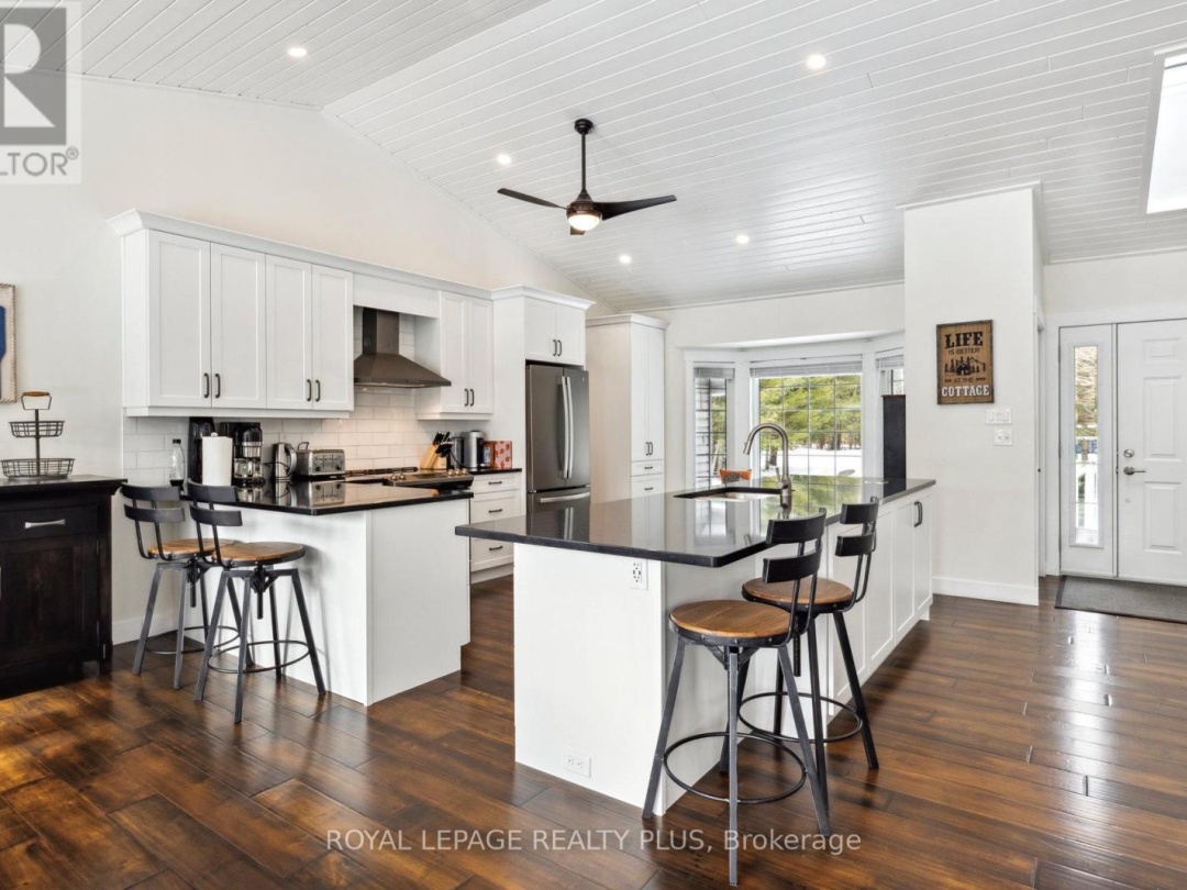 16 BLACK BEAR DRIVE, Burnt River