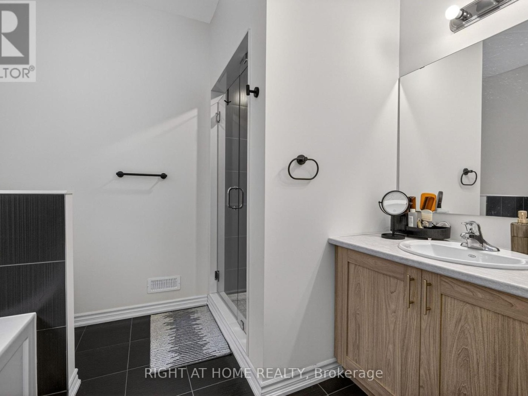 19 HILLCROFT WAY, Kawartha Lakes (Bobcaygeon)