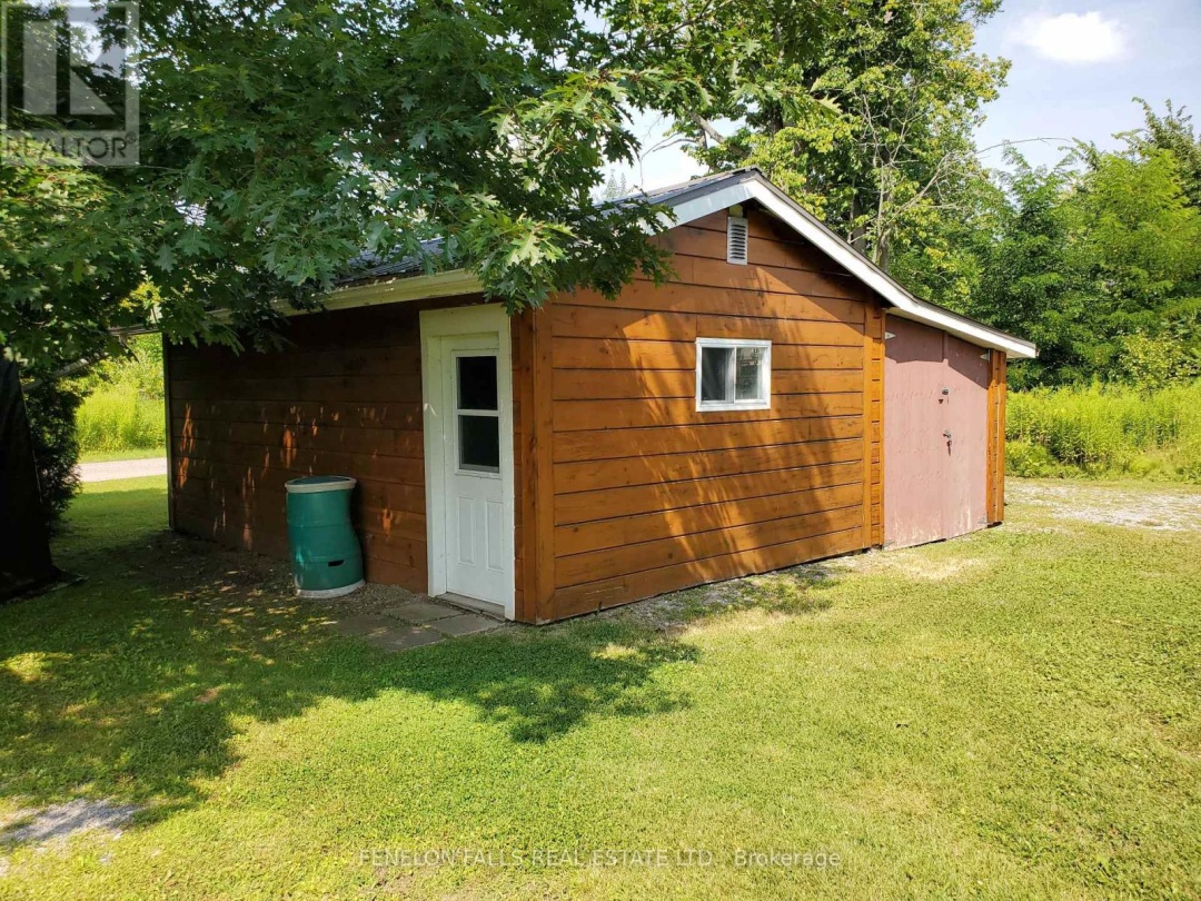 9 GOLD STREET, Sturgeon Lake