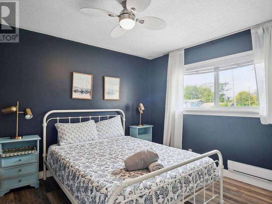 42 LIGHTHOUSE CRESCENT, 