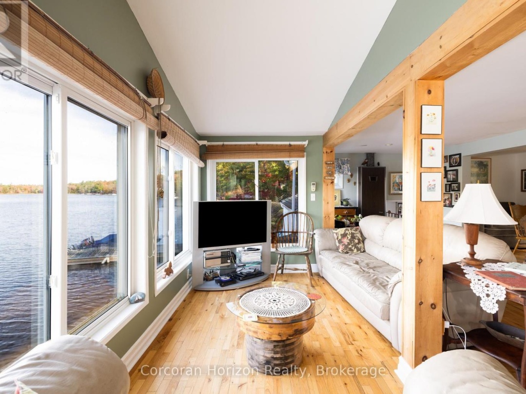 566 HUNGRY BAY ROAD W, Six Mile Lake