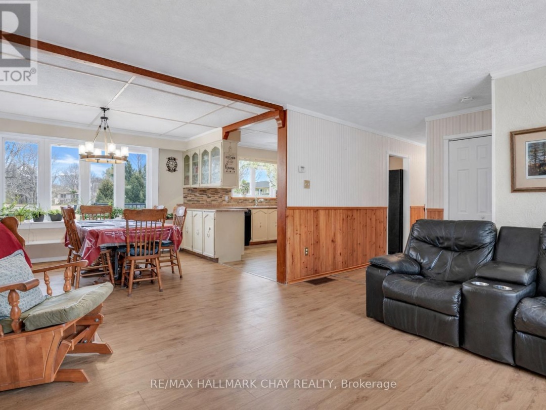 8315 93 HIGHWAY, Tiny
