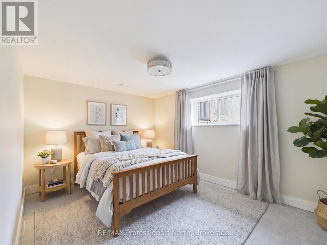 1011 OLD COTTAGE ROAD, Mckay Lake
