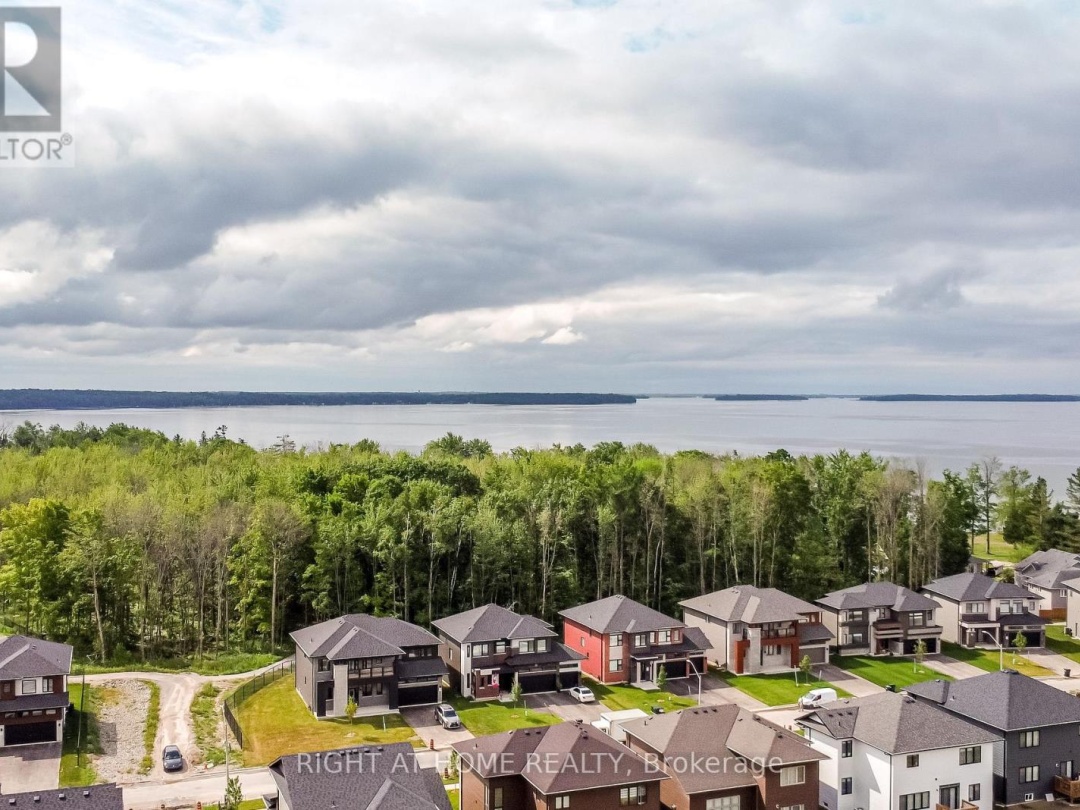 3056 SANDY ACRS AVENUE, Severn (West Shore)