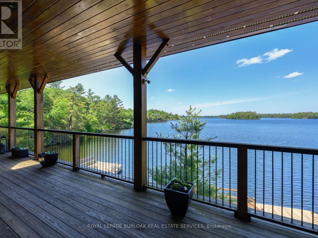 990 HASKETT'S DRIVE, Six Mile Lake