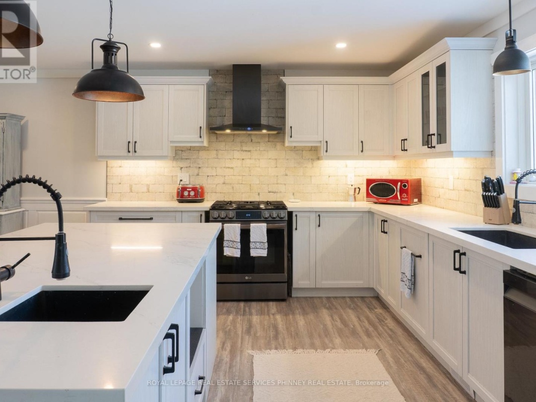 1068 XAVIER STREET, Gravenhurst (Morrison)