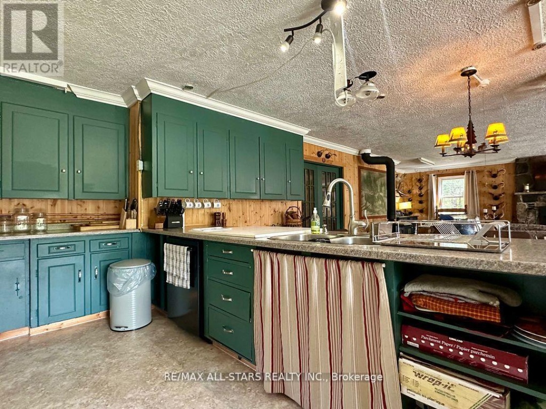 380 LEDGE ROAD, Trent Lakes