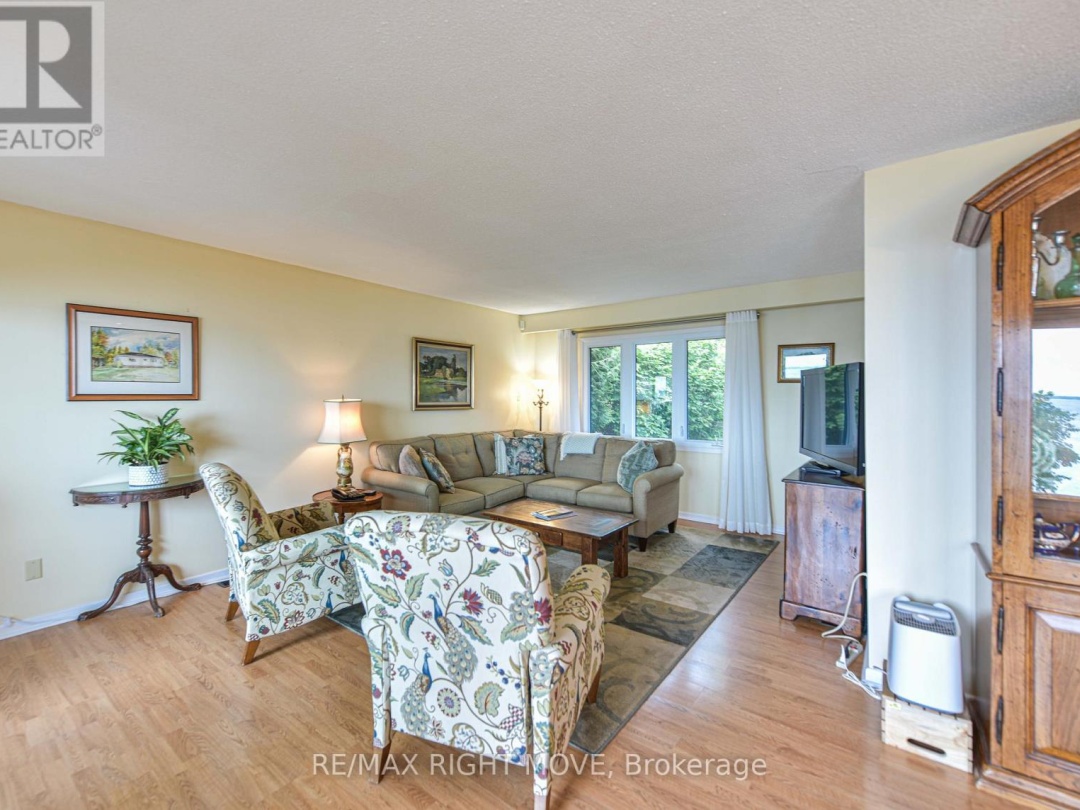 905 WOODLAND DRIVE, 