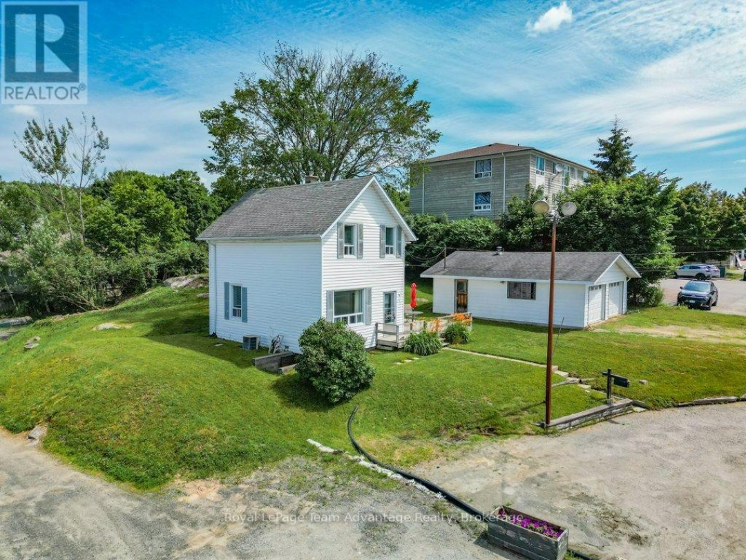 76 BOWES STREET, Parry Sound