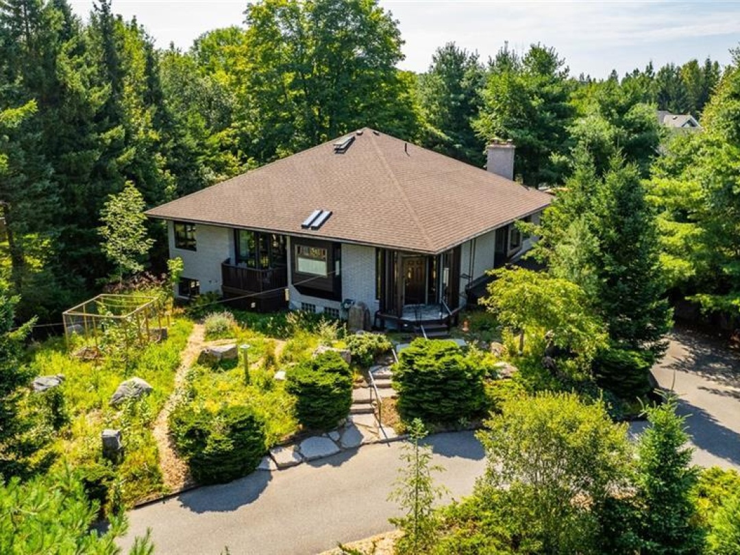 54 Halbiem Crescent, Haliburton