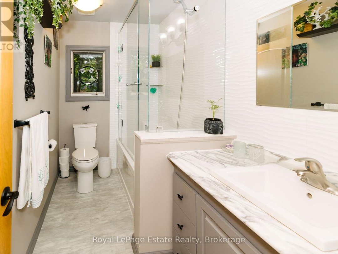 1157 BETWEEN LAKES TRAIL, 