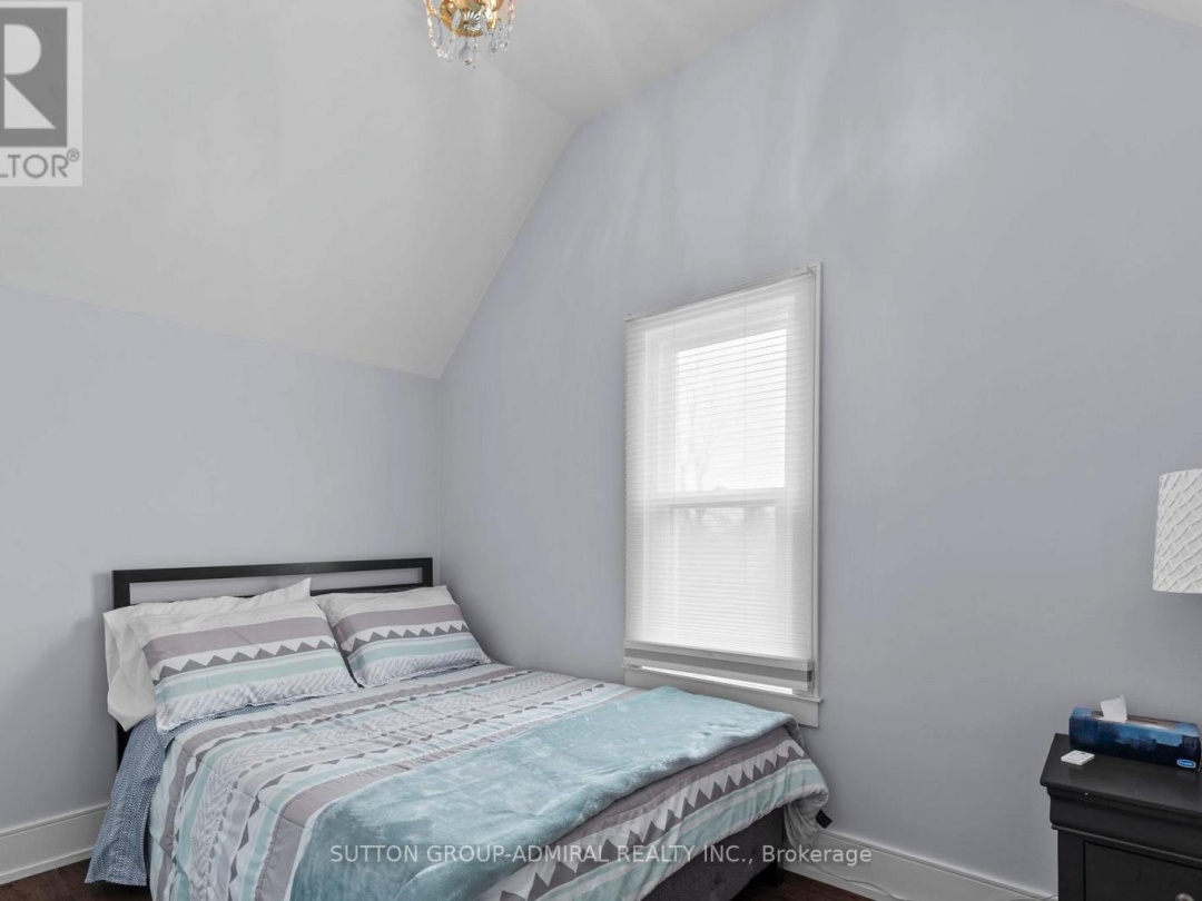 8 SOUTH STREET W, Orillia