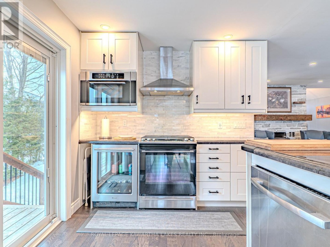 63 ROBINSON AVENUE, Mitchell Lake