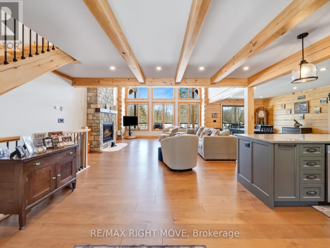 1935 MCLEOD DRIVE, Severn River