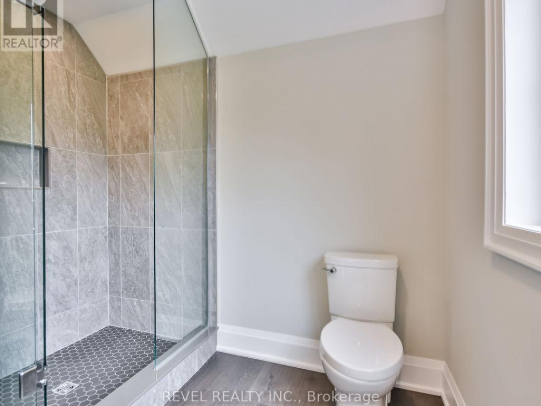 4 CLYDESDALE COURT, 