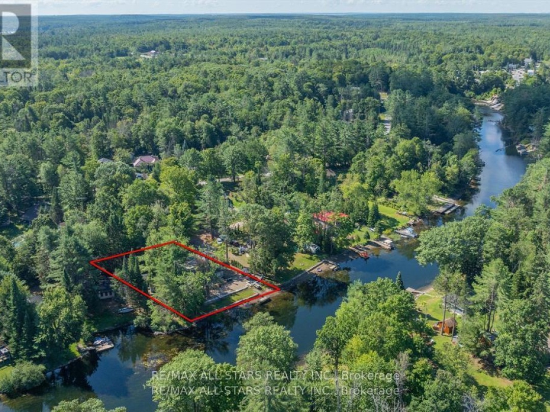 11 LITTLE BAY DRIVE, Gull River