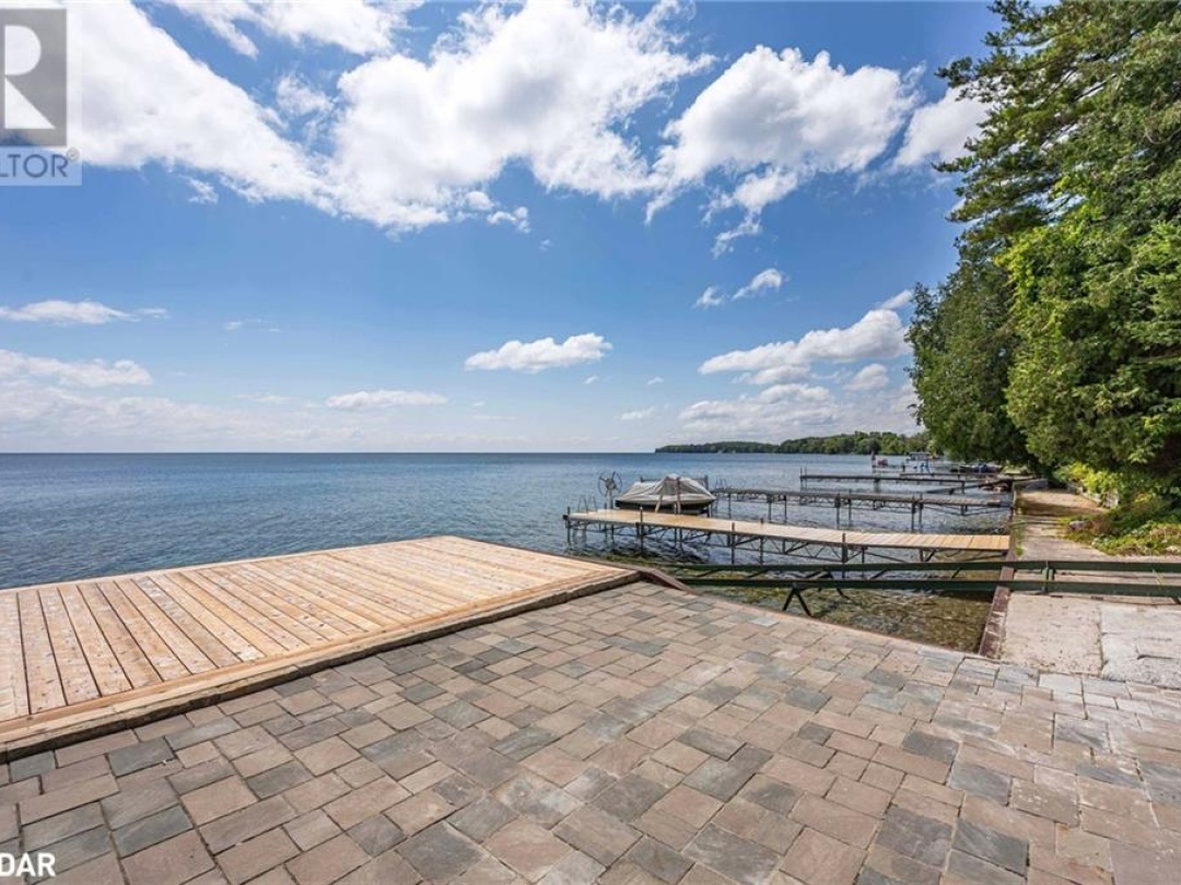 1125 Woodland Drive, Lake Simcoe