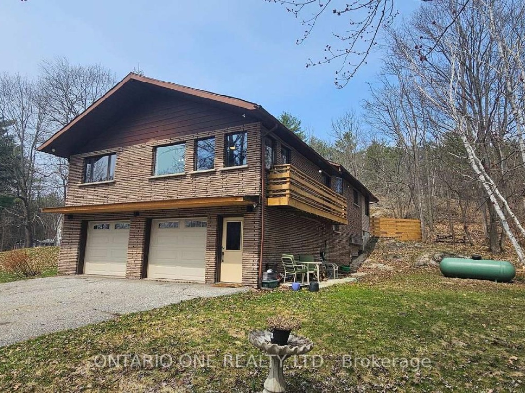 1045 COWBELL LANE, Gravenhurst (Morrison)