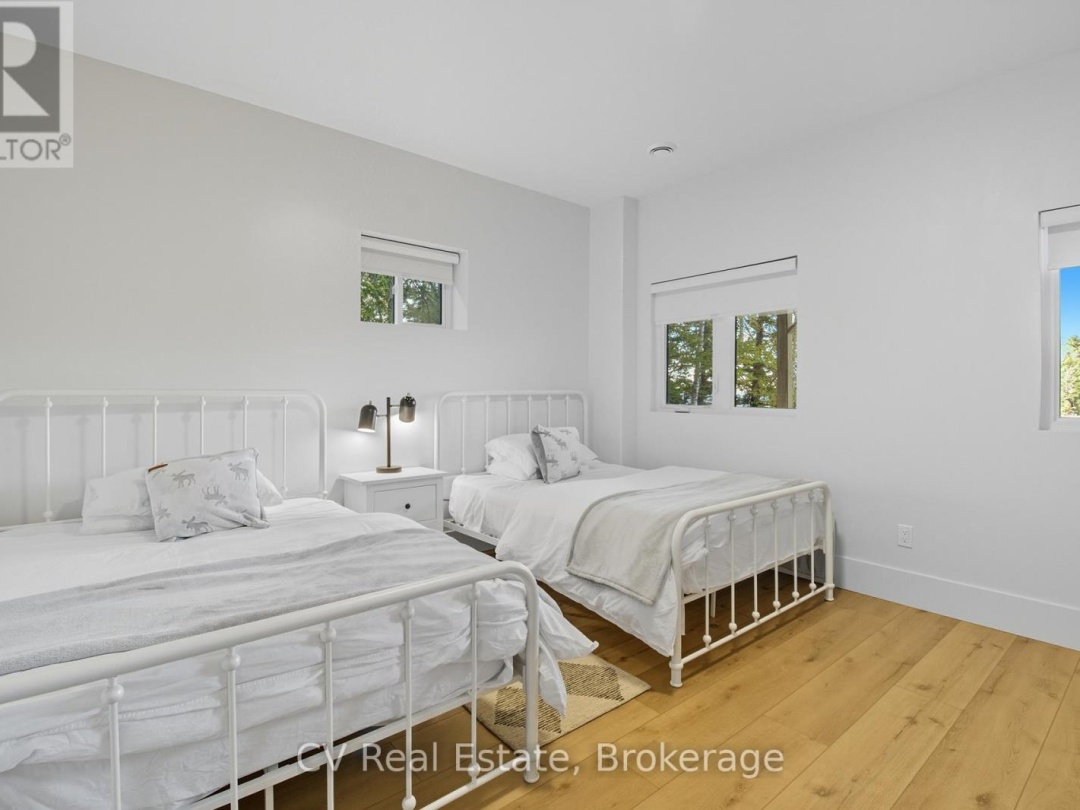 1399 BAYBREEZE LANE, Redstone Lake