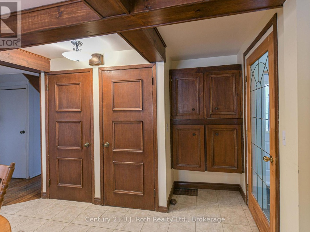 337 COLBORNE STREET W, 