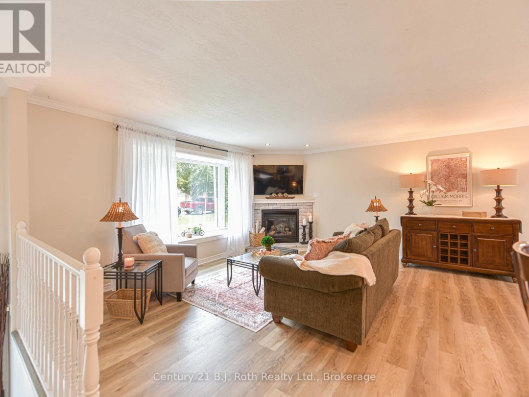 4693 DANIEL STREET, Ramara (Atherley)