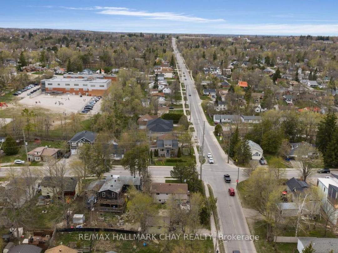 296 BARRIE ROAD, Orillia