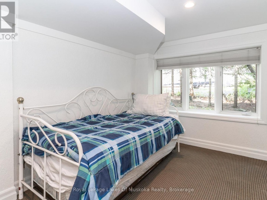 51 PINETREE ROAD, 