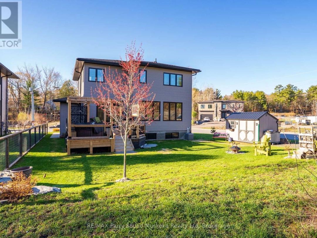 44 DENNIS DRIVE, Parry Sound