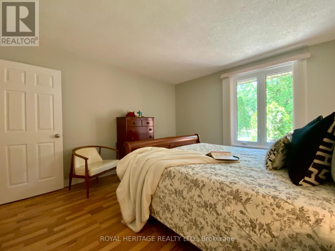 405 - 200 EAST STREET S, 