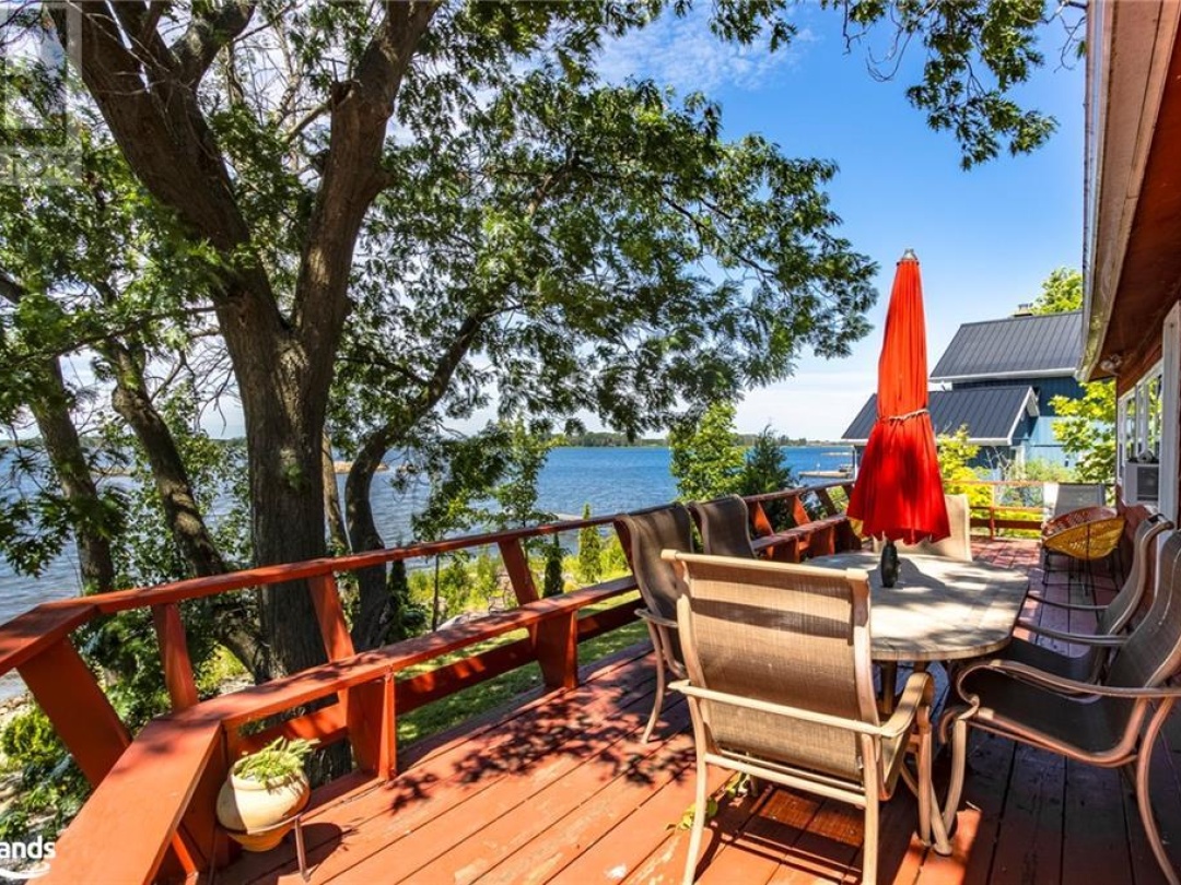 108 Sunview Lane, Georgian Bay