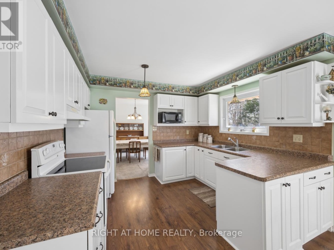 121 ROBMAR CRESCENT, Kawartha Lakes (Manilla)