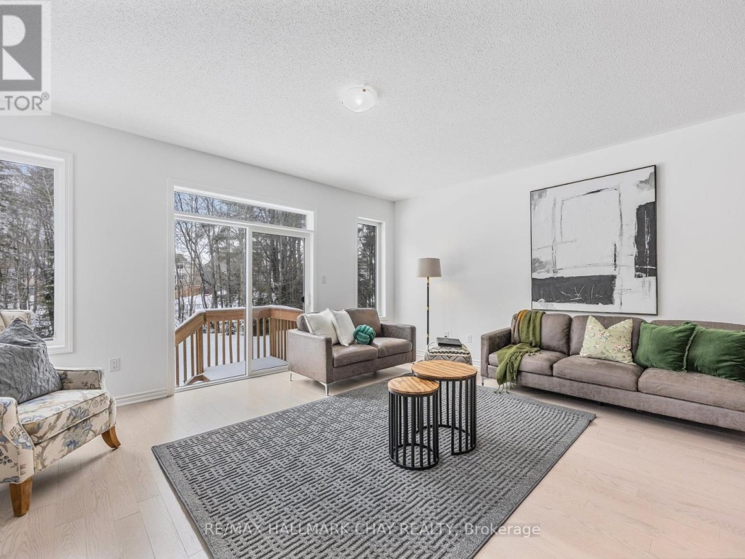 12 DYER CRESCENT, Bracebridge (Macaulay)